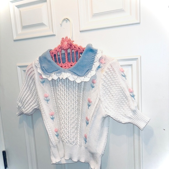 Handmade hand knit Cottagecore Short Sleeve Small Floral Embroidered Sweater - Picture 9 of 9